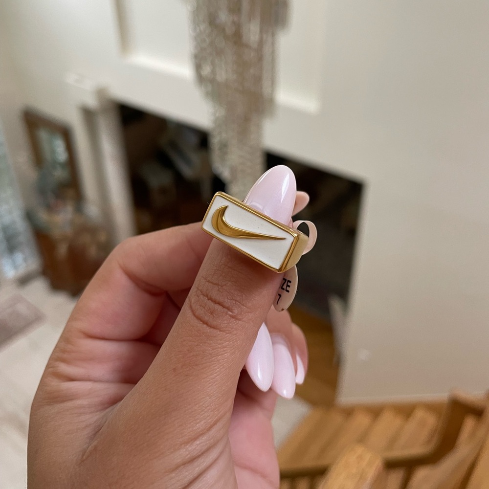 Nike ring - Picture 3 of 5